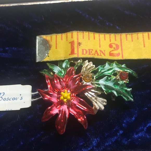 BROOCH POINSETTIAS HOLLY BERRIES RHINESTONE PIN CHRISTMAS IN JULY!!!! - Picture 3 of 7